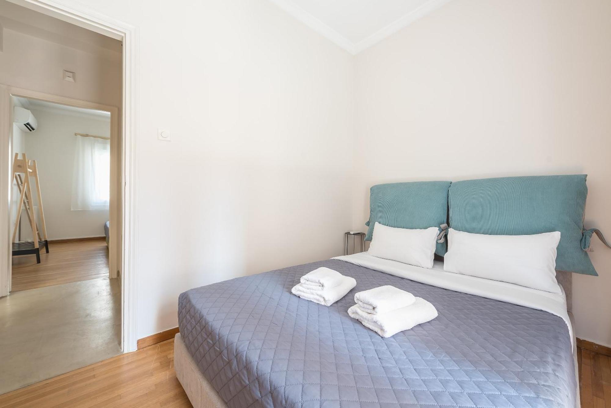 Ferienwohnung Stylish 2 Bd Urban Retreat Near Panormou Metro Athen Exterior foto
