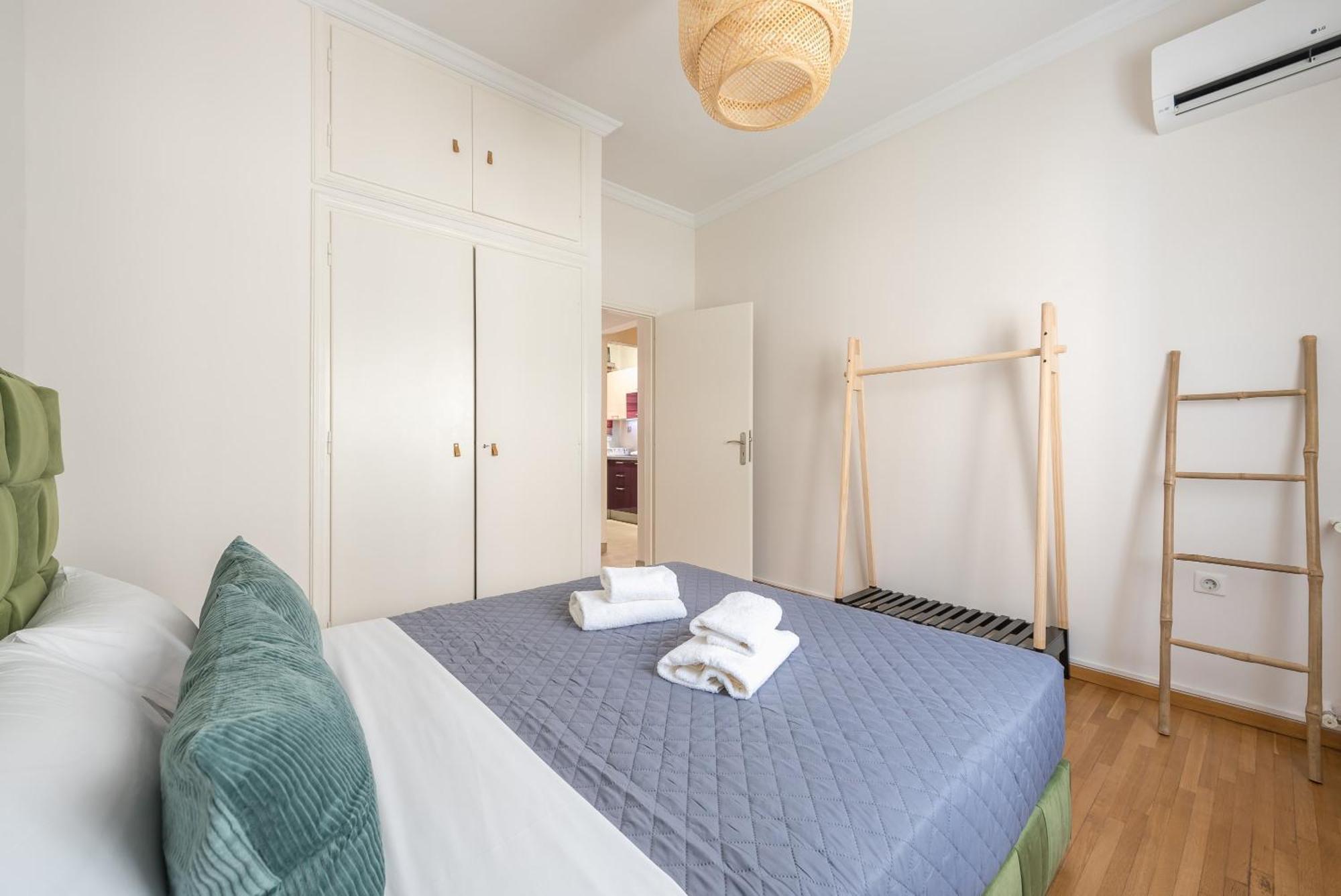 Ferienwohnung Stylish 2 Bd Urban Retreat Near Panormou Metro Athen Exterior foto